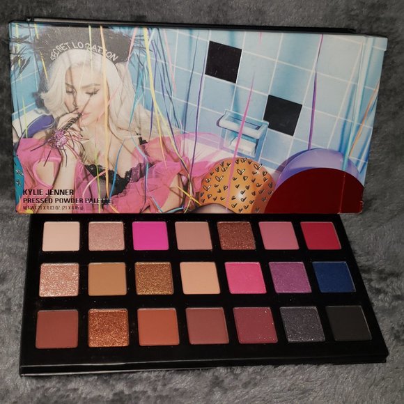 KYLIE COSMETICS SIPPING PRETTY PALETTE $55 - Picture 7 of 7